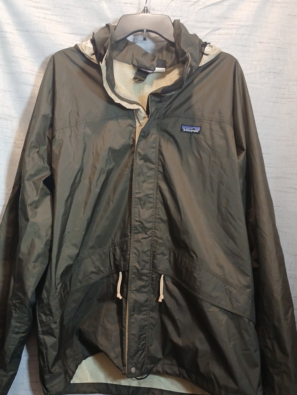 Patagonia Olive Green Hooded Rain Jacket with Contrast Lining Men Sz XL